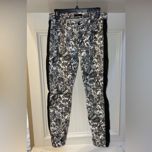 7 For all Mankind skinny jeans. Excellent condition!